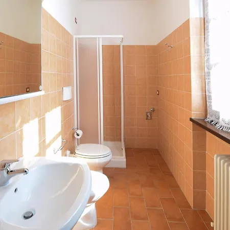 1 Bedroom Beautiful In Porchiano (Perugia)