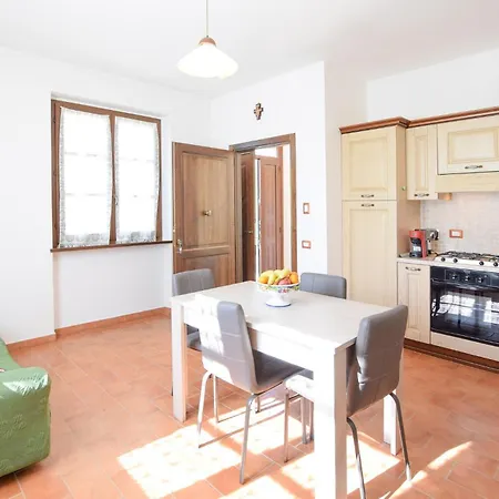 Dom wakacyjny Beautiful In With Kitchen Porchiano (Perugia)